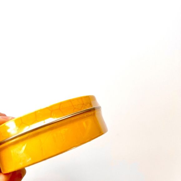 Vintage Discontinued Burt's Bees The Defender Hand Salve 3 oz Tin New Sealed - Picture 2 of 3